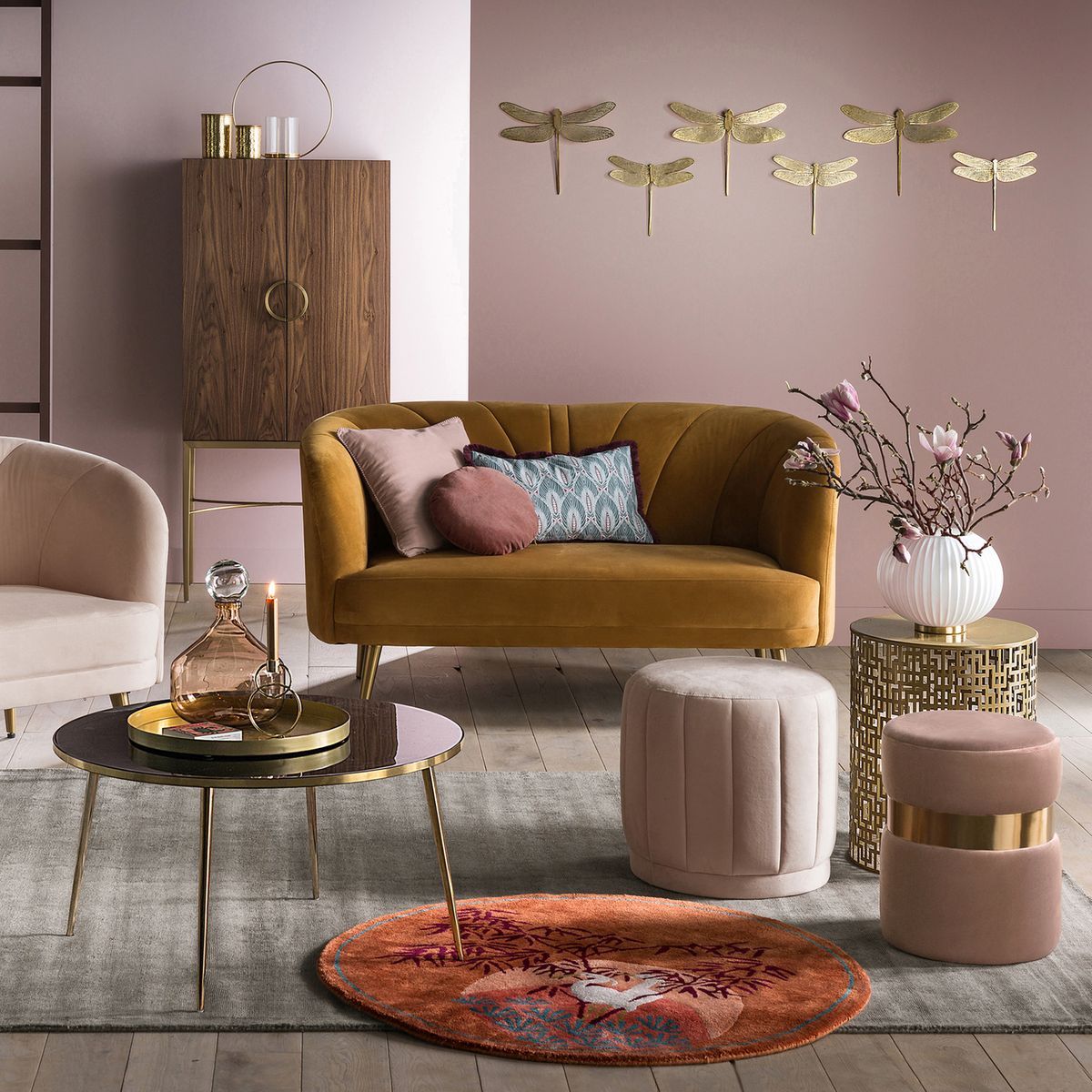 découvrez les dernières tendances déco pour transformer votre intérieur. inspirez-vous des styles modernes, des couleurs captivantes et des astuces d'aménagement qui feront de votre maison un espace unique et accueillant.