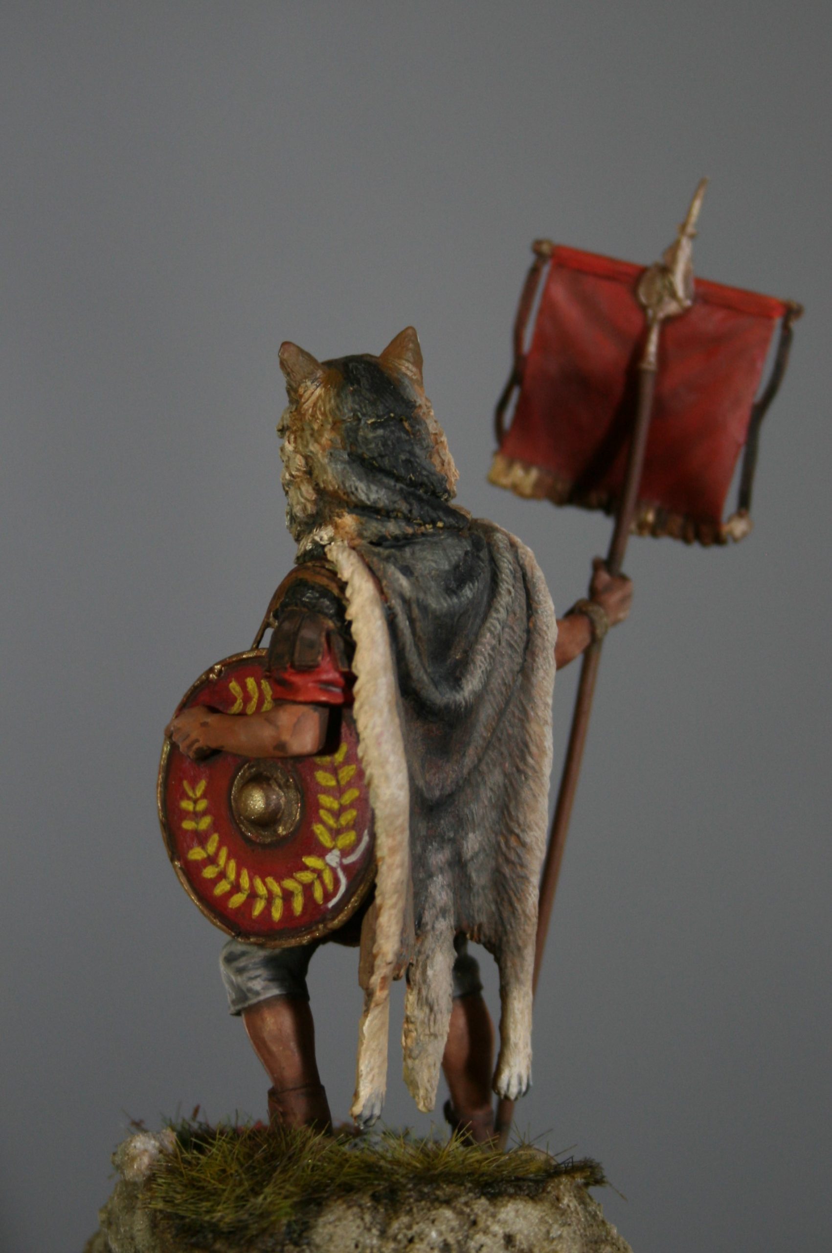 découvrez comment identifier et préserver les antiquités grâce à des conseils pratiques et des méthodes éprouvées pour protéger le patrimoine historique et culturel.