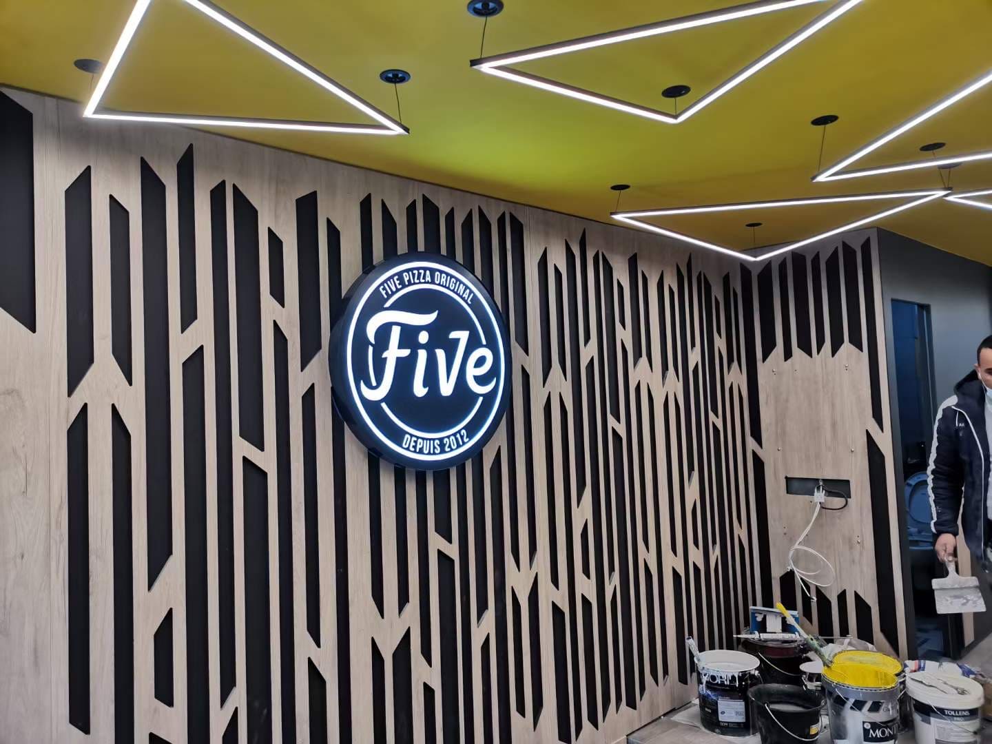 découvrez nos conseils pour une décoration commerciale efficace qui attire l'attention et booste vos ventes.